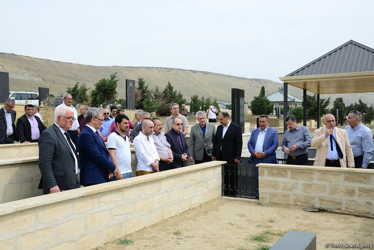 Azərbaycan ictimaiyyəti unudulmaz Rauf Talışinski ilə vidalaşıb (FOTO) (YENİLƏNİB)