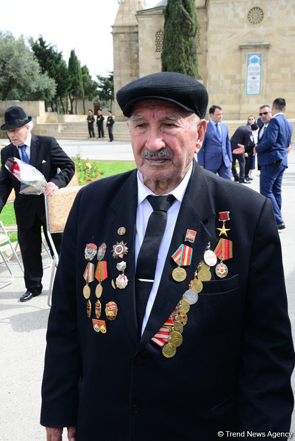 Azərbaycan ictimaiyyəti 9 May - faşizm üzərində Qələbənin 73-cü ildönümünü qeyd edir (FOTO)