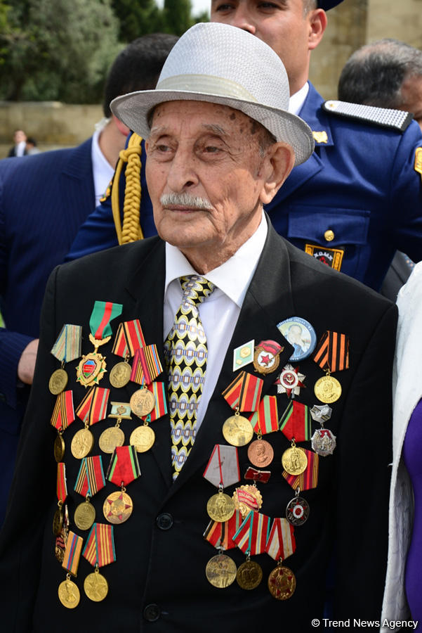Azərbaycan ictimaiyyəti 9 May - faşizm üzərində Qələbənin 73-cü ildönümünü qeyd edir (FOTO)