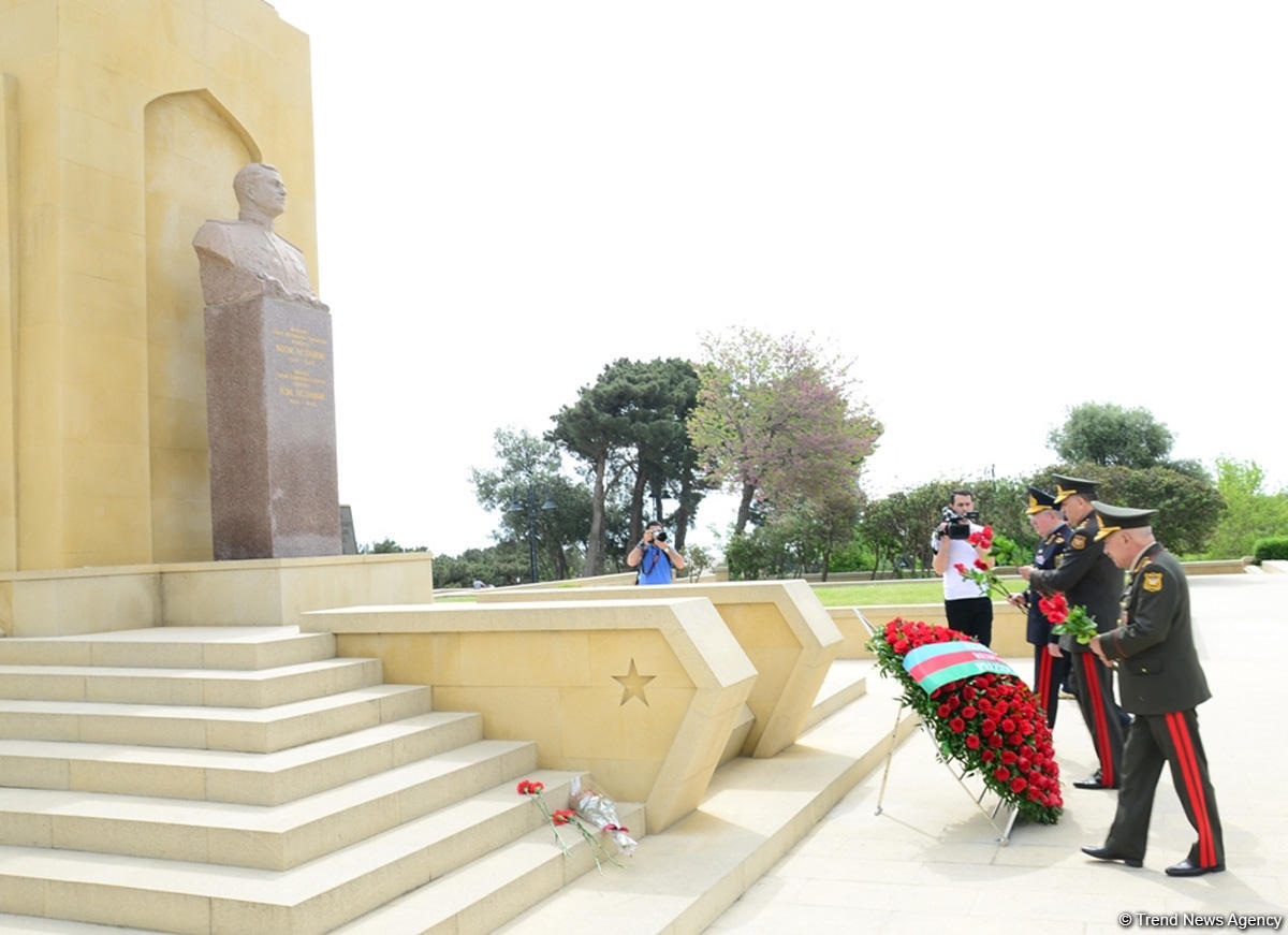 Azərbaycan ictimaiyyəti 9 May - faşizm üzərində Qələbənin 73-cü ildönümünü qeyd edir (FOTO)