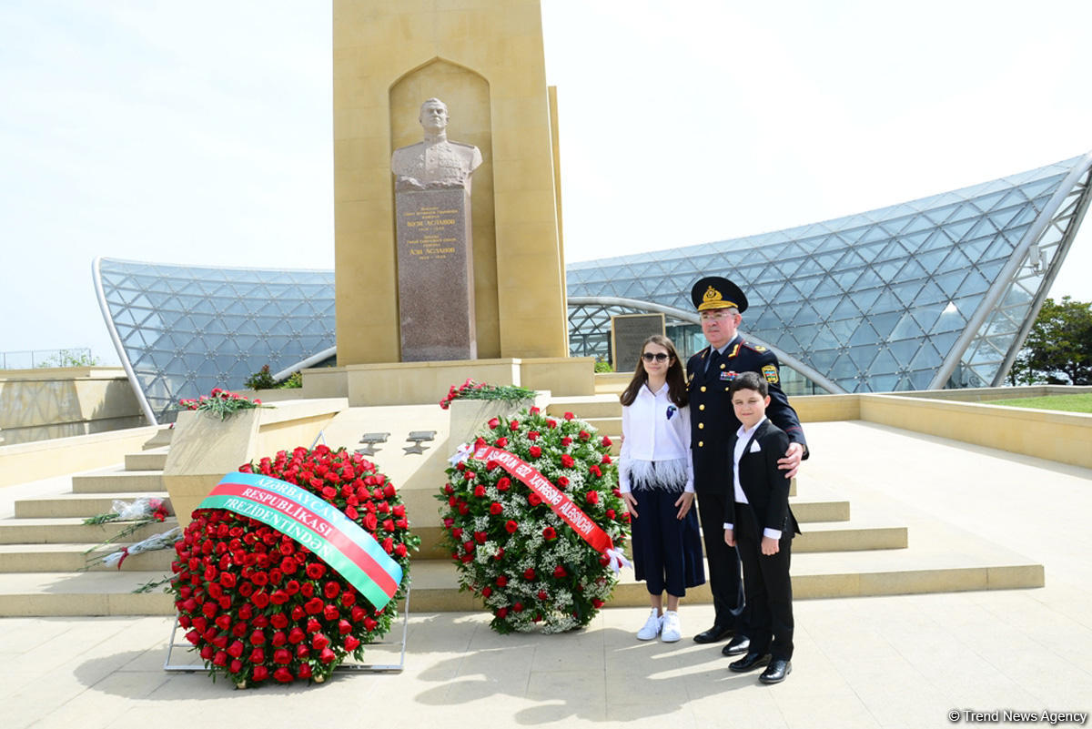 Azərbaycan ictimaiyyəti 9 May - faşizm üzərində Qələbənin 73-cü ildönümünü qeyd edir (FOTO)