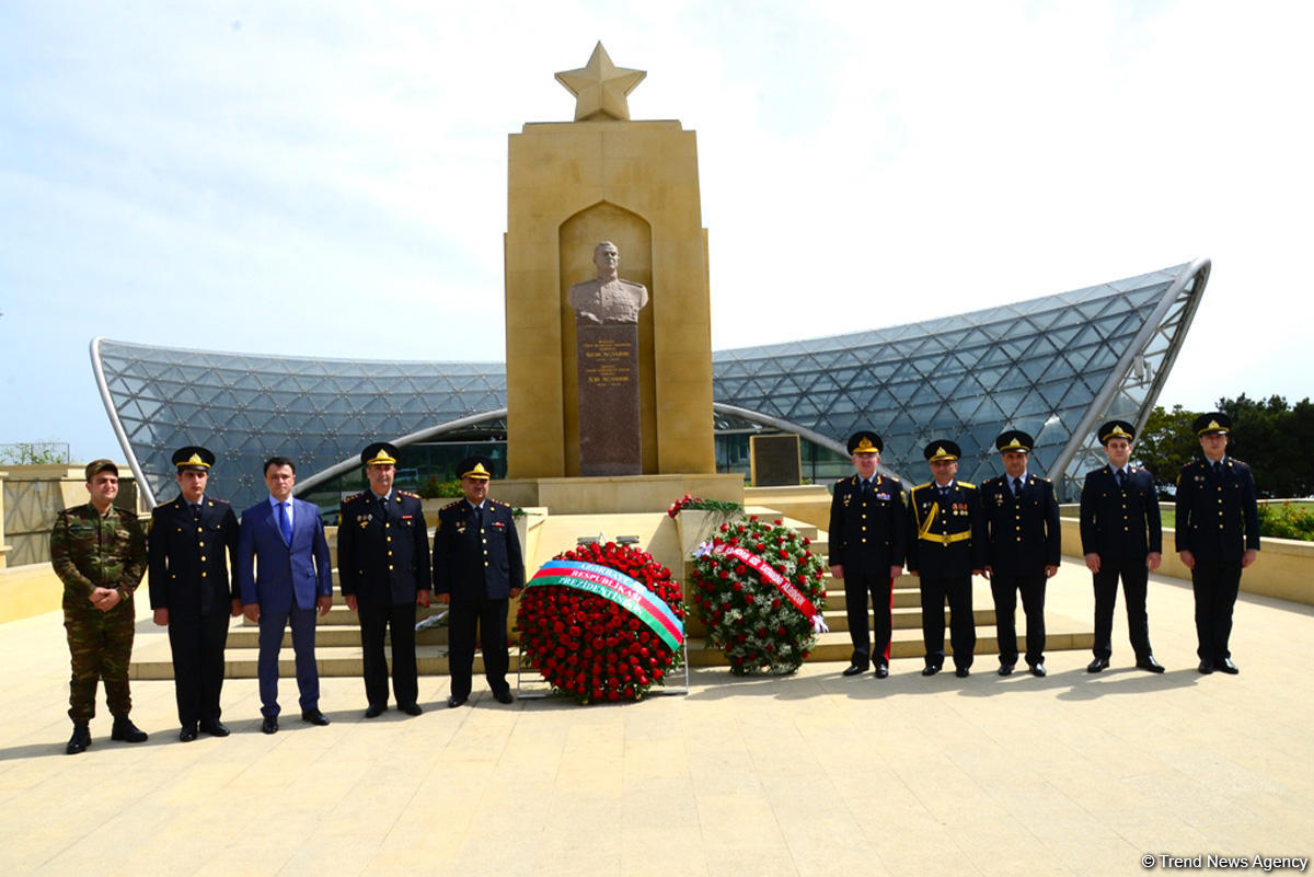 Azərbaycan ictimaiyyəti 9 May - faşizm üzərində Qələbənin 73-cü ildönümünü qeyd edir (FOTO)