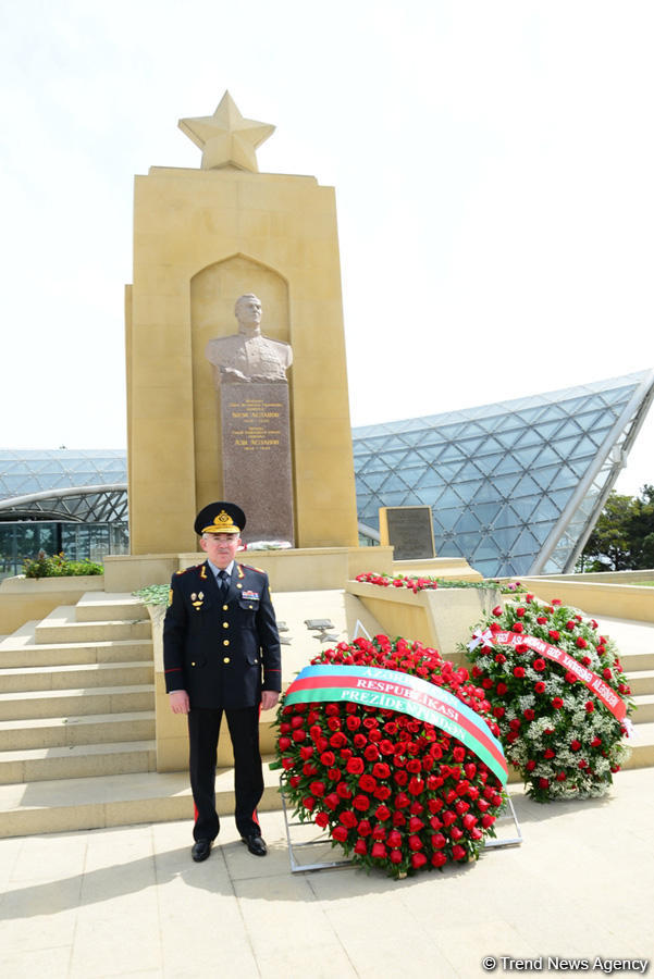 Azərbaycan ictimaiyyəti 9 May - faşizm üzərində Qələbənin 73-cü ildönümünü qeyd edir (FOTO)