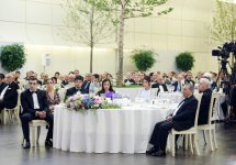 Prezident İlham Əliyev və xanımı ümummilli lider Heydər Əliyevin 95 illik yubileyinə həsr olunmuş təntənəli mərasimdə iştirak ediblər (YENİLƏNİB-2) (FOTO)