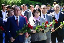 Azərbaycan ictimaiyyəti Ümummilli Lider Heydər Əliyevin anadan olmasının 95-ci ildönümünü qeyd edir (FOTO)
