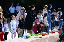 Azərbaycan ictimaiyyəti Ümummilli Lider Heydər Əliyevin anadan olmasının 95-ci ildönümünü qeyd edir (FOTO)