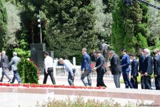 Azərbaycan ictimaiyyəti Ümummilli Lider Heydər Əliyevin anadan olmasının 95-ci ildönümünü qeyd edir (FOTO)