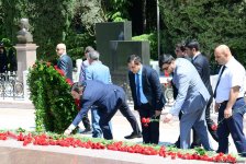 Azərbaycan ictimaiyyəti Ümummilli Lider Heydər Əliyevin anadan olmasının 95-ci ildönümünü qeyd edir (FOTO)