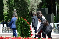 Azərbaycan ictimaiyyəti Ümummilli Lider Heydər Əliyevin anadan olmasının 95-ci ildönümünü qeyd edir (FOTO)