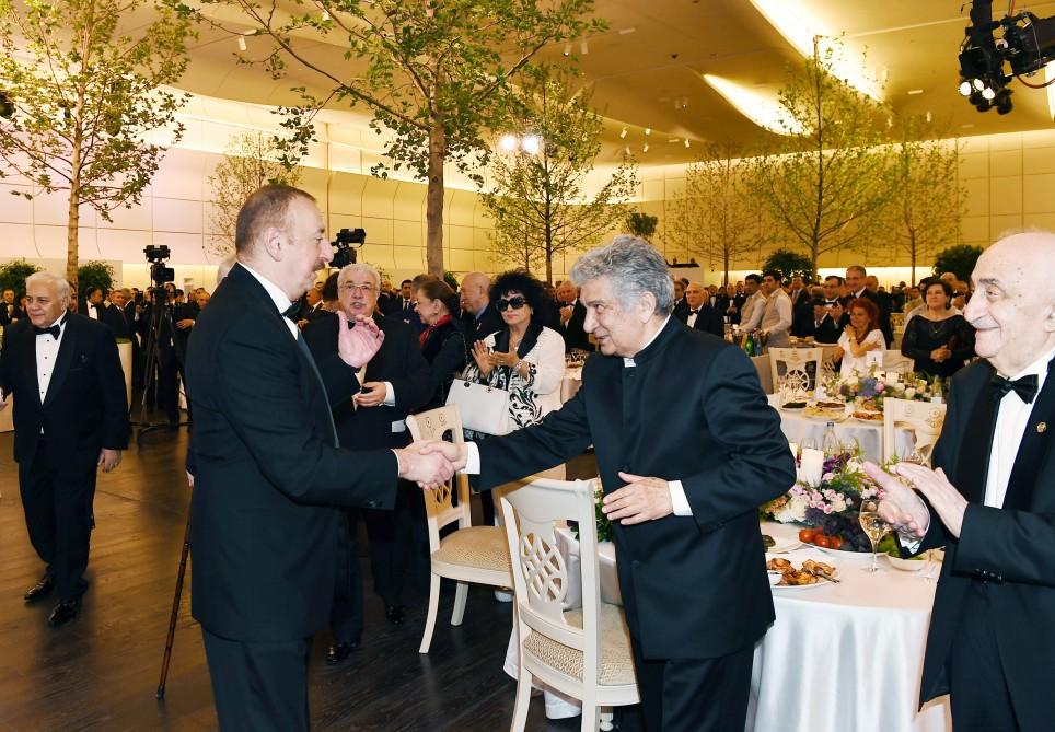 Prezident İlham Əliyev və xanımı ümummilli lider Heydər Əliyevin 95 illik yubileyinə həsr olunmuş təntənəli mərasimdə iştirak ediblər (YENİLƏNİB-2) (FOTO)
