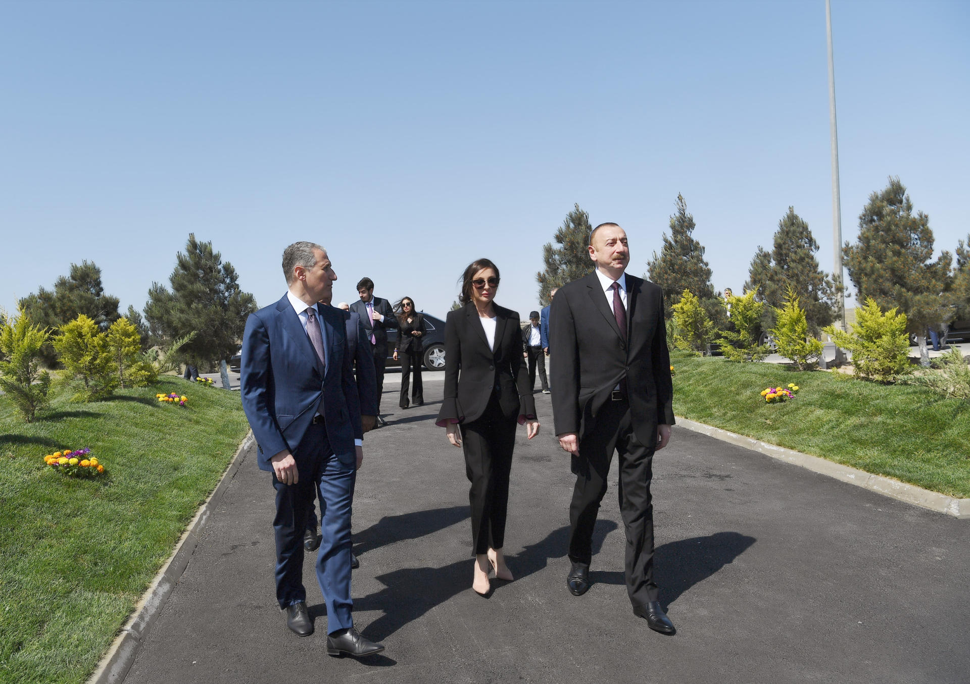 Prezident İlham Əliyev və birinci xanım Mehriban Əliyeva Ulu Öndər Heydər Əliyevin doğum gününə həsr olunan ağacəkmə aksiyasında iştirak ediblər (YENİLƏNİB) (FOTO)
