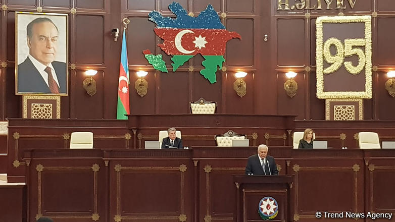 Oqtay Əsədov: Ulu Öndər Heydər Əliyevin hakimiyyəti dövründə azərbaycançılıq, milli həmrəyliyin yaradılması istiqamətində əməli addımlar atıldı