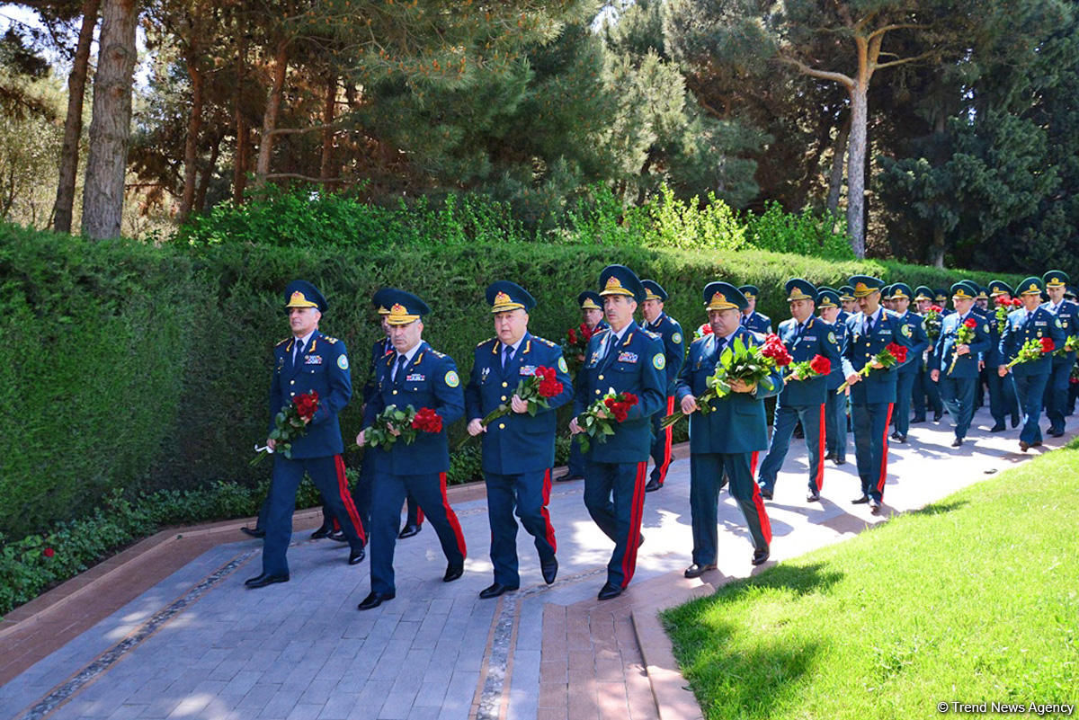 Azərbaycan ictimaiyyəti Ümummilli Lider Heydər Əliyevin anadan olmasının 95-ci ildönümünü qeyd edir (FOTO)