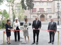 Prezident İlham Əliyev və birinci xanım Mehriban Əliyeva Bakıda "Dinamo" otelinin açılışında iştirak ediblər (YENİLƏNİB-2) (FOTO)