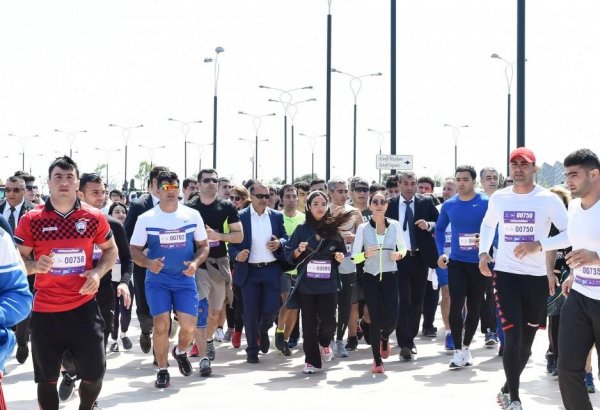 Heydər Əliyev Fondunun vitse-prezidenti Leyla Əliyeva və Arzu Əliyeva “Bakı Marafonu 2018”-də iştirak ediblər (YENİLƏNİB 2) (FOTO)
