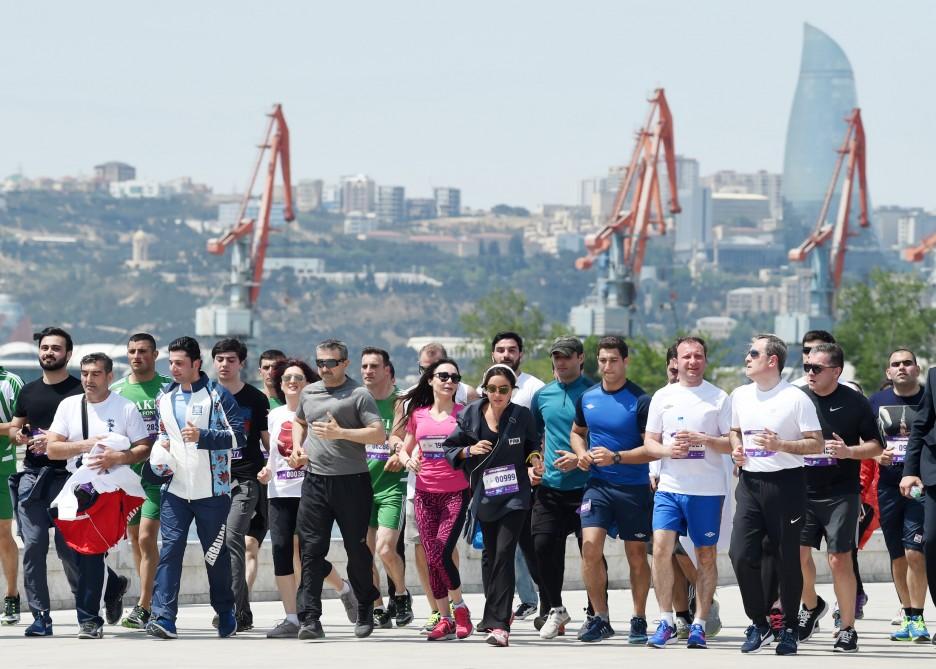 Heydər Əliyev Fondunun vitse-prezidenti Leyla Əliyeva və Arzu Əliyeva “Bakı Marafonu 2018”-də iştirak ediblər (YENİLƏNİB 2) (FOTO)