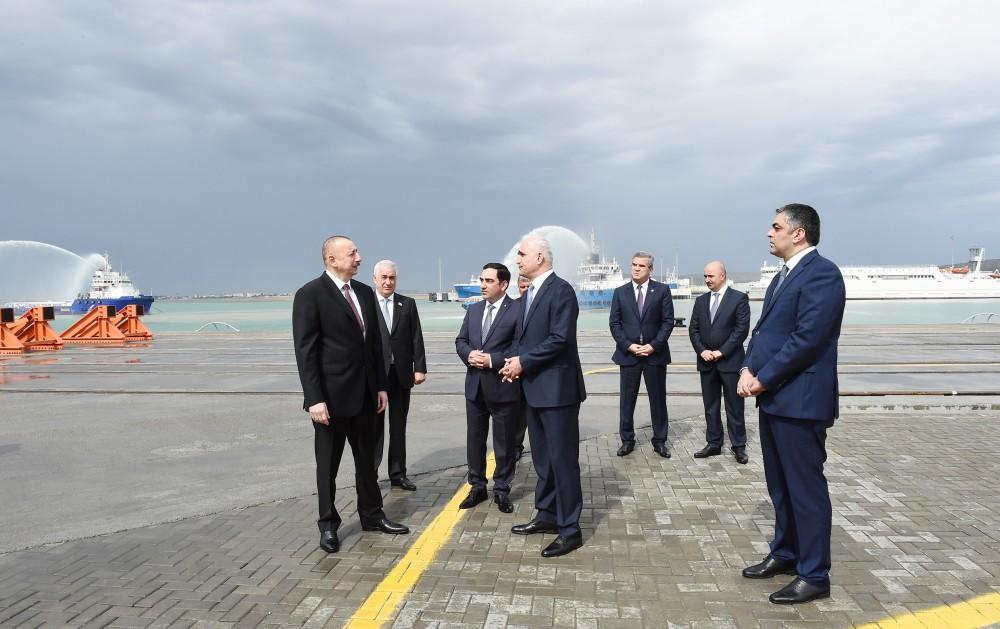 Prezident İlham Əliyev Bakı Beynəlxalq Dəniz Ticarət Limanı Kompleksinin açılışında iştirak edib (FOTO) (YENİLƏNİB-2)