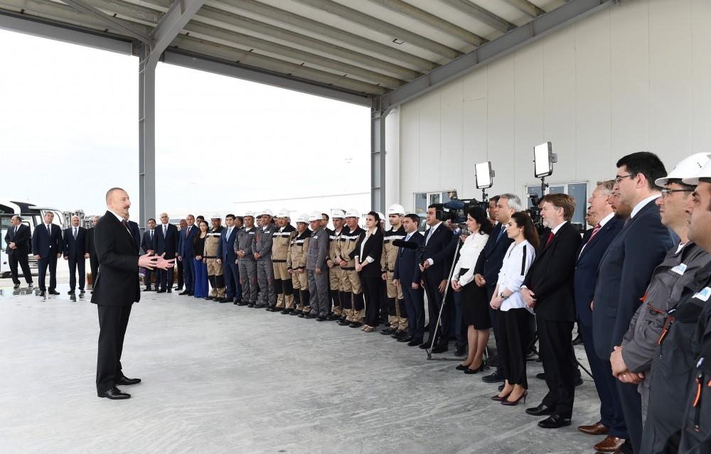 Prezident İlham Əliyev Bakı Beynəlxalq Dəniz Ticarət Limanı Kompleksinin açılışında iştirak edib (FOTO) (YENİLƏNİB-2)
