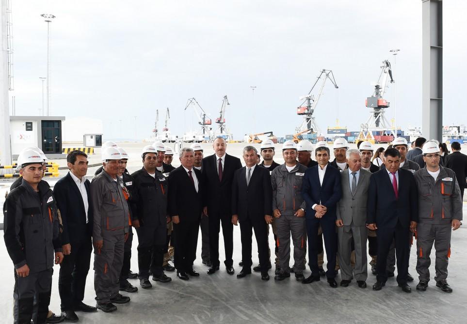 Prezident İlham Əliyev Bakı Beynəlxalq Dəniz Ticarət Limanı Kompleksinin açılışında iştirak edib (FOTO) (YENİLƏNİB-2)