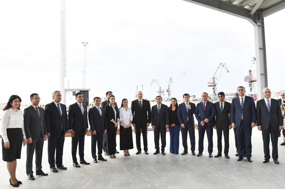 Prezident İlham Əliyev Bakı Beynəlxalq Dəniz Ticarət Limanı Kompleksinin açılışında iştirak edib (FOTO) (YENİLƏNİB-2)