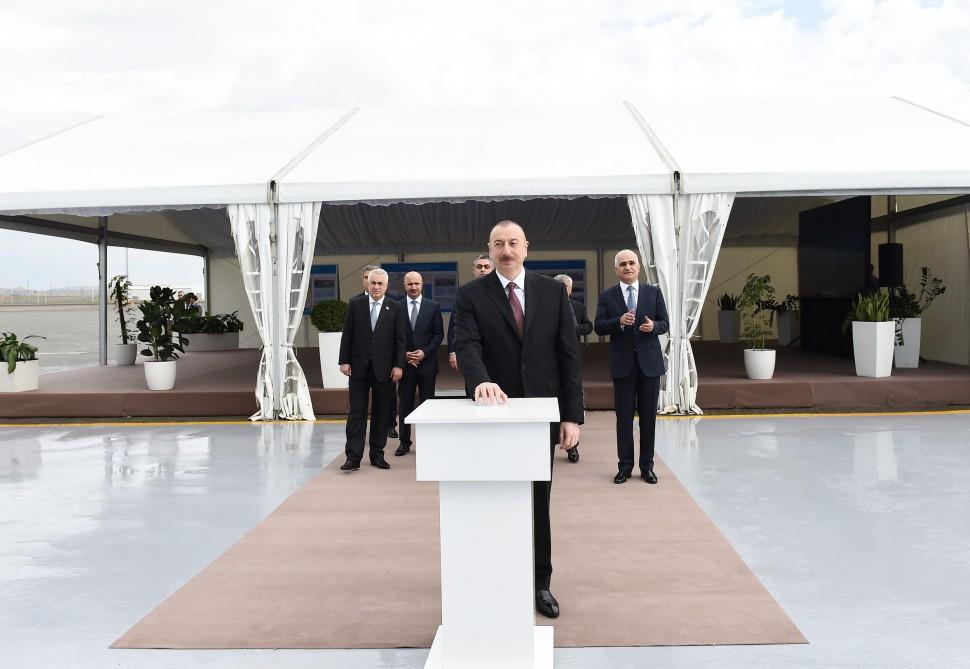 Prezident İlham Əliyev Bakı Beynəlxalq Dəniz Ticarət Limanı Kompleksinin açılışında iştirak edib (FOTO) (YENİLƏNİB-2)