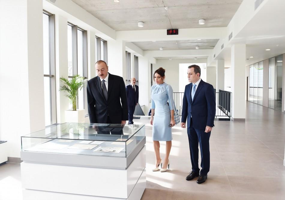 Prezident İlham ƏIiyev və birinci xanım Mehriban Əliyeva Heydər Əliyev adına Müasir Təhsil Kompleksinin yeni binasının açılışında iştirak ediblər (FOTO) (YENİLƏNİB)