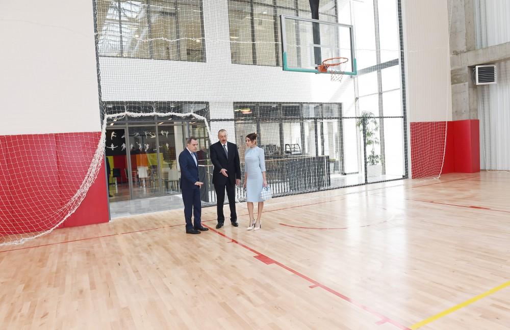 Prezident İlham ƏIiyev və birinci xanım Mehriban Əliyeva Heydər Əliyev adına Müasir Təhsil Kompleksinin yeni binasının açılışında iştirak ediblər (FOTO) (YENİLƏNİB)