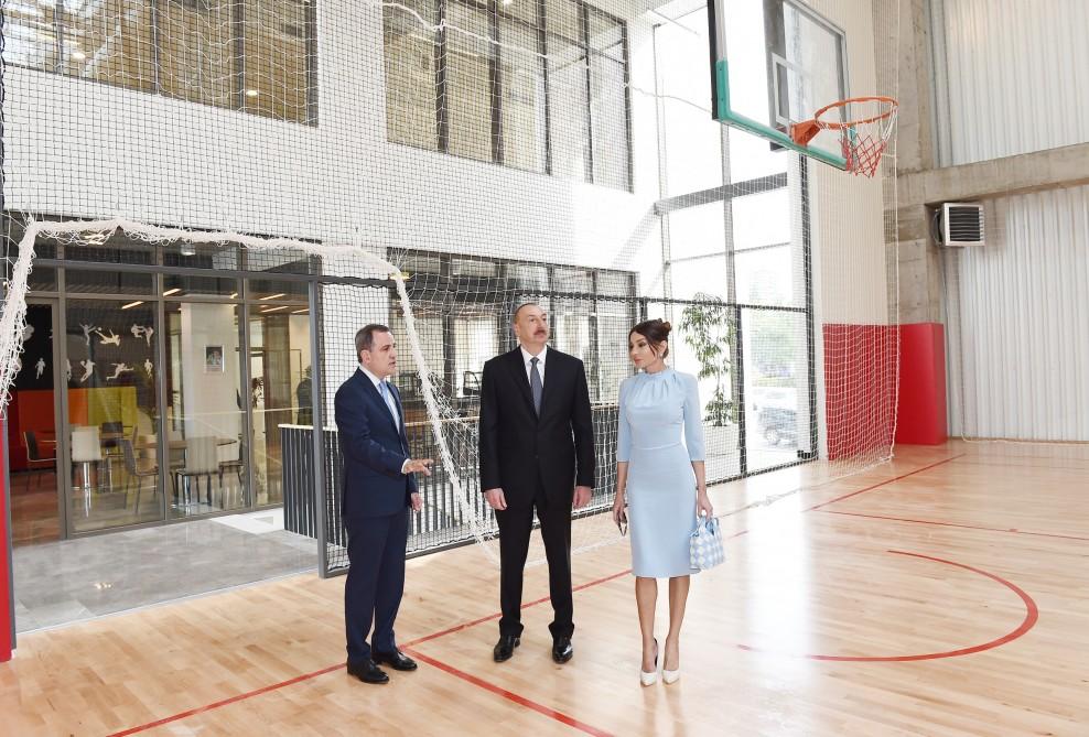Prezident İlham ƏIiyev və birinci xanım Mehriban Əliyeva Heydər Əliyev adına Müasir Təhsil Kompleksinin yeni binasının açılışında iştirak ediblər (FOTO) (YENİLƏNİB)