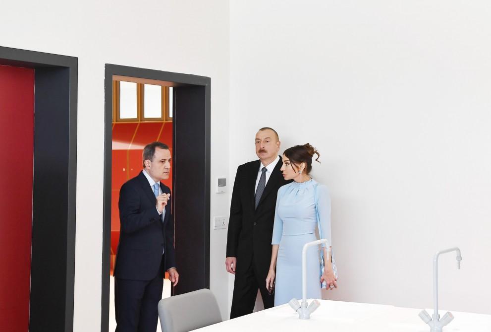 Prezident İlham ƏIiyev və birinci xanım Mehriban Əliyeva Heydər Əliyev adına Müasir Təhsil Kompleksinin yeni binasının açılışında iştirak ediblər (FOTO) (YENİLƏNİB)