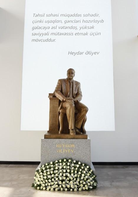 Prezident İlham ƏIiyev və birinci xanım Mehriban Əliyeva Heydər Əliyev adına Müasir Təhsil Kompleksinin yeni binasının açılışında iştirak ediblər (FOTO) (YENİLƏNİB)