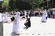 Bakıda kitab sərgi-yarmarkası keçirilib (FOTO)