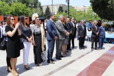 Bakıda kitab sərgi-yarmarkası keçirilib (FOTO)