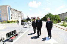 Prezident İlham Əlahiddə Ümumqoşun Ordusunun “N” saylı hərbi hissəsində yaradılan şəraitlə tanış olub (FOTO) (YENİLƏNİB)