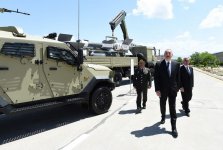 Prezident İlham Əlahiddə Ümumqoşun Ordusunun “N” saylı hərbi hissəsində yaradılan şəraitlə tanış olub (FOTO) (YENİLƏNİB)