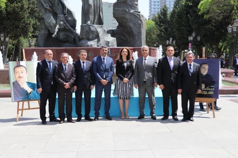 Bakıda kitab sərgi-yarmarkası keçirilib (FOTO)