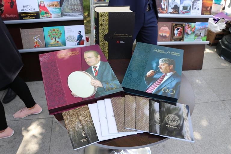 Bakıda kitab sərgi-yarmarkası keçirilib (FOTO)