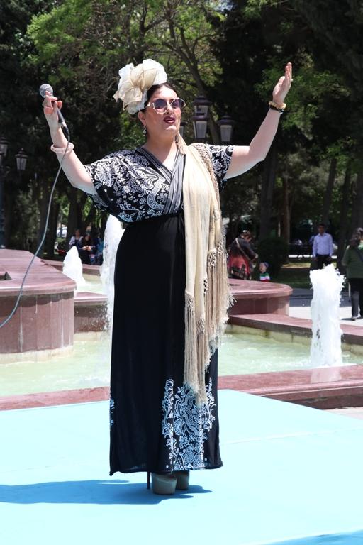 Bakıda kitab sərgi-yarmarkası keçirilib (FOTO)