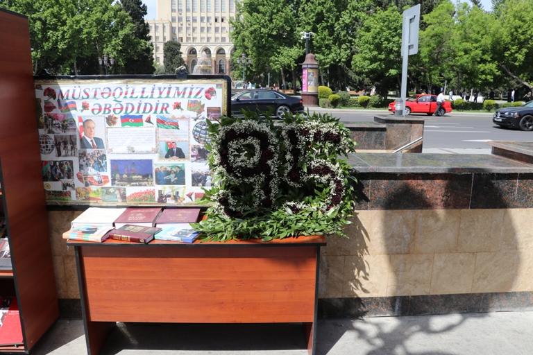 Bakıda kitab sərgi-yarmarkası keçirilib (FOTO)