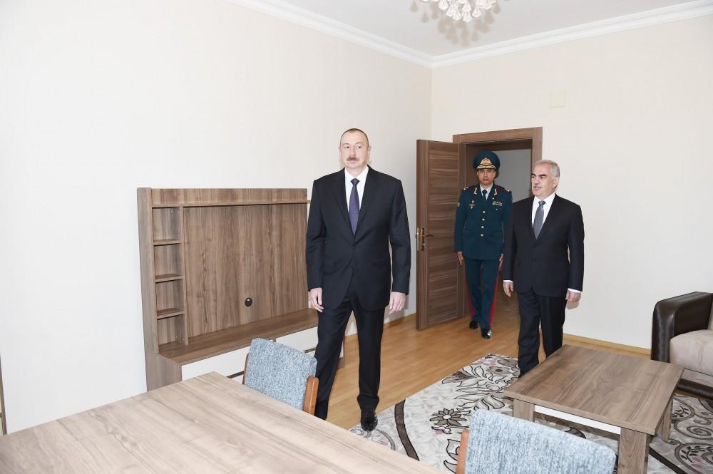 Prezident İlham Əliyev Dövlət Sərhəd Xidmətinin Naxçıvanda yerləşən sərhəd dəstəsində yaradılan şəraitlə tanış olub (FOTO)