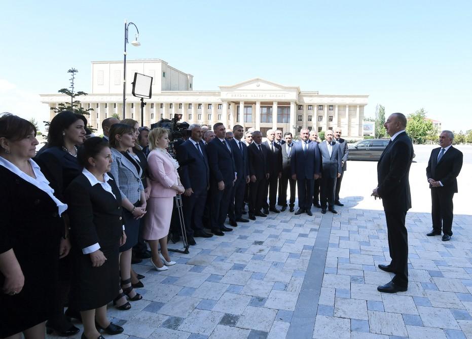 Prezident İlham Əliyev Naxçıvan Müəllimlər İnstitunun yeni binasının açılışında iştirak edib (FOTO) (YENİLƏNİB)
