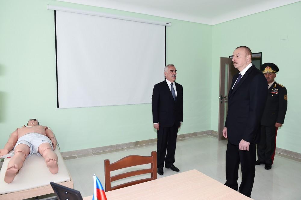 Prezident İlham Əlahiddə Ümumqoşun Ordusunun “N” saylı hərbi hissəsində yaradılan şəraitlə tanış olub (FOTO) (YENİLƏNİB)