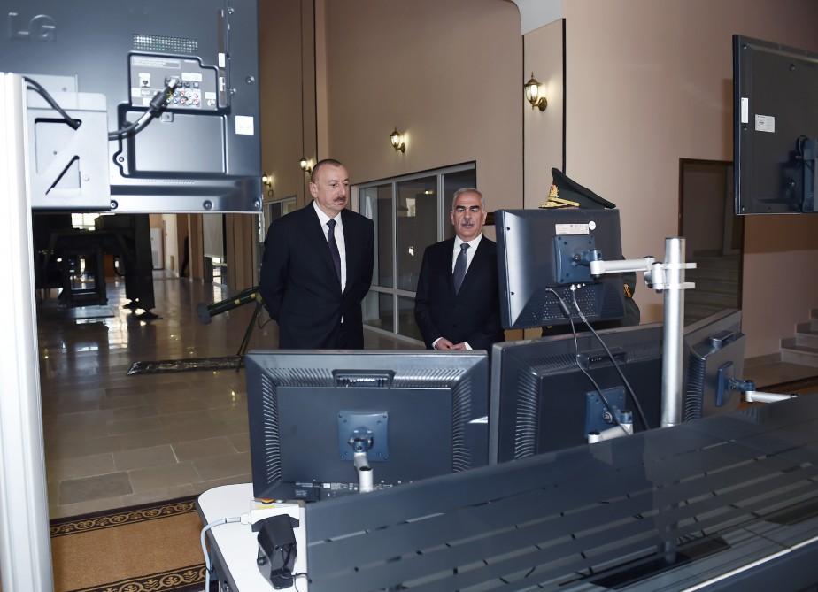 Prezident İlham Əlahiddə Ümumqoşun Ordusunun “N” saylı hərbi hissəsində yaradılan şəraitlə tanış olub (FOTO) (YENİLƏNİB)