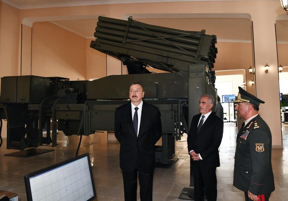 Prezident İlham Əlahiddə Ümumqoşun Ordusunun “N” saylı hərbi hissəsində yaradılan şəraitlə tanış olub (FOTO) (YENİLƏNİB)