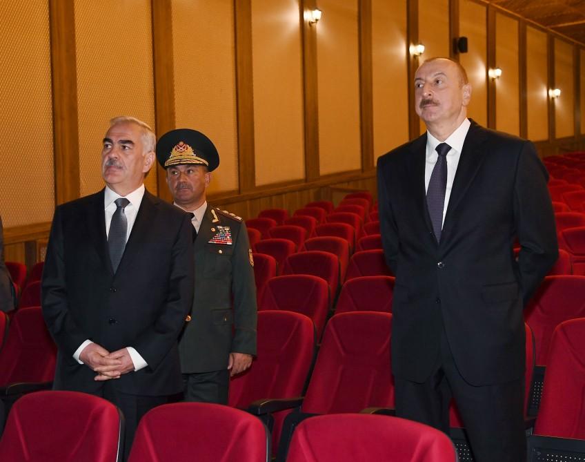 Prezident İlham Əlahiddə Ümumqoşun Ordusunun “N” saylı hərbi hissəsində yaradılan şəraitlə tanış olub (FOTO) (YENİLƏNİB)