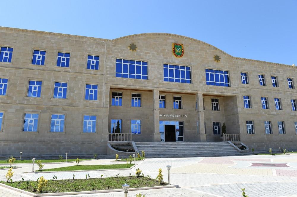 Prezident İlham Əlahiddə Ümumqoşun Ordusunun “N” saylı hərbi hissəsində yaradılan şəraitlə tanış olub (FOTO) (YENİLƏNİB)