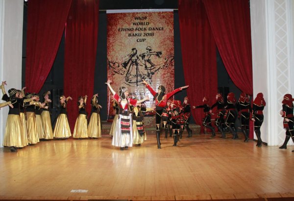 Bakıda xalq rəqsləri üzrə Dünya Kuboku keçirilib (FOTO)