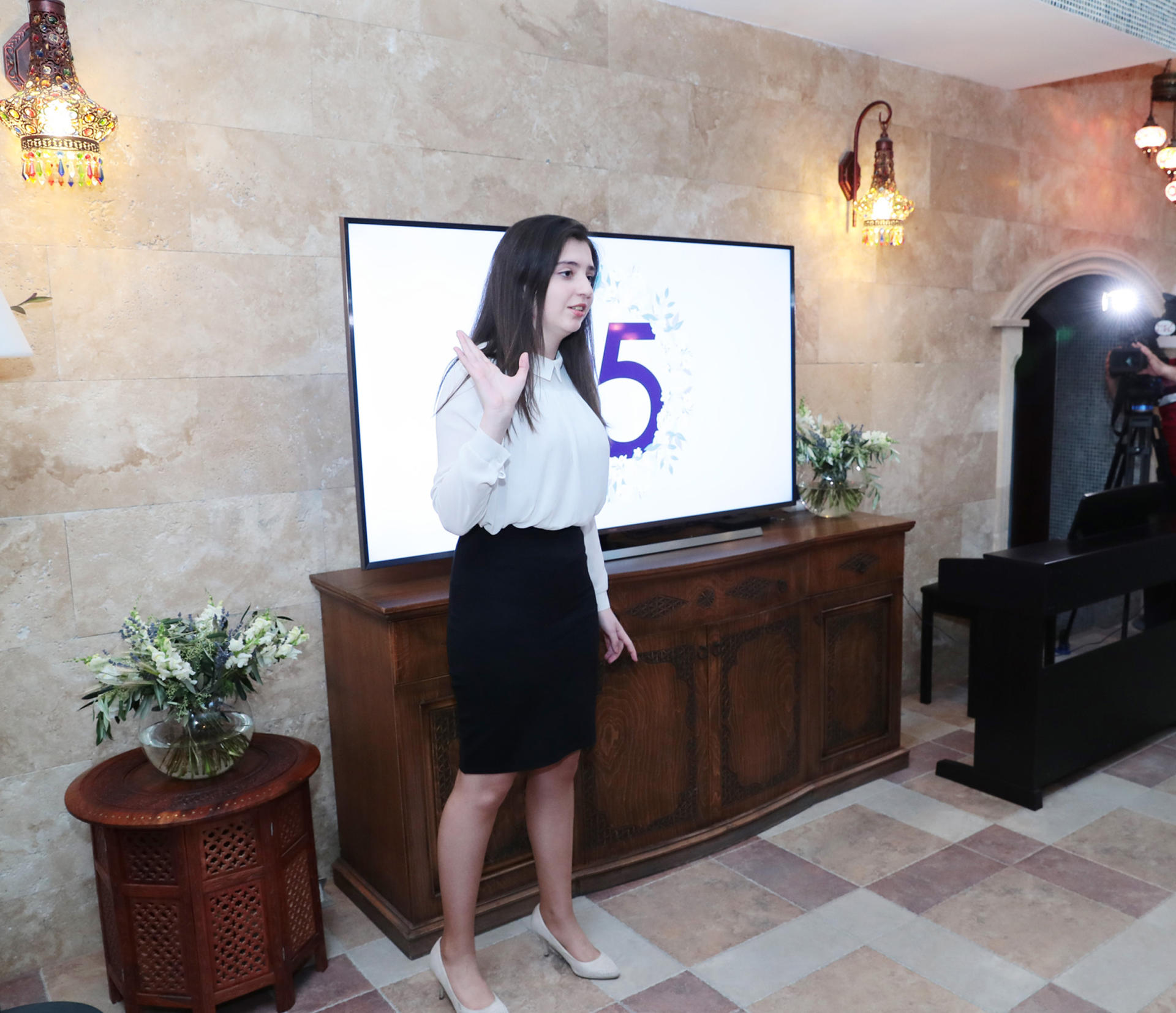 Leyla Əliyeva Ümummilli Lider Heydər Əliyevin 95 illiyinə həsr edilən ədəbi-musiqili mərasimdə iştirak edib (FOTO)