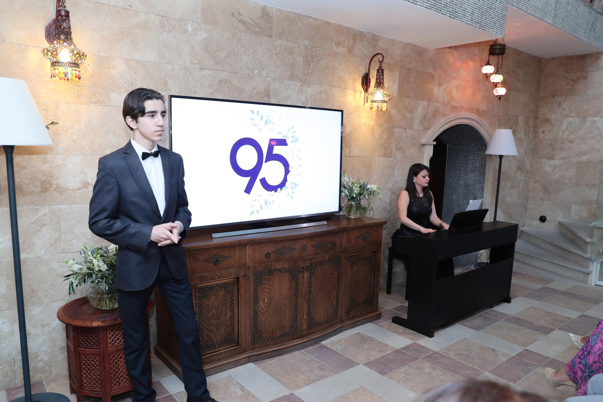 Leyla Əliyeva Ümummilli Lider Heydər Əliyevin 95 illiyinə həsr edilən ədəbi-musiqili mərasimdə iştirak edib (FOTO)