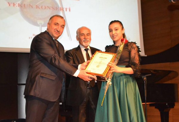 Gənc kamança ifaçılarının II respublika müsabiqəsinin yekun konserti olub (FOTO)