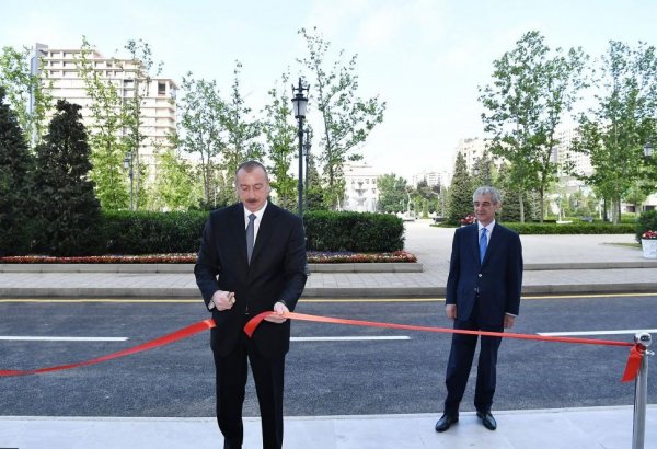 Prezident İlham Əliyev Yeni Azərbaycan Partiyasının yeni inzibati binasının açılışında iştirak edib (FOTO) (YENİLƏNİB)